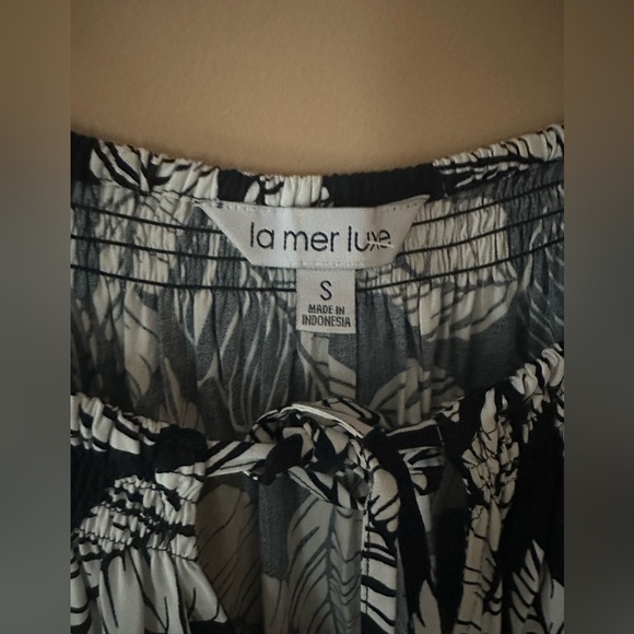 Black and White Leaf Print Dress - Picture 2 of 5